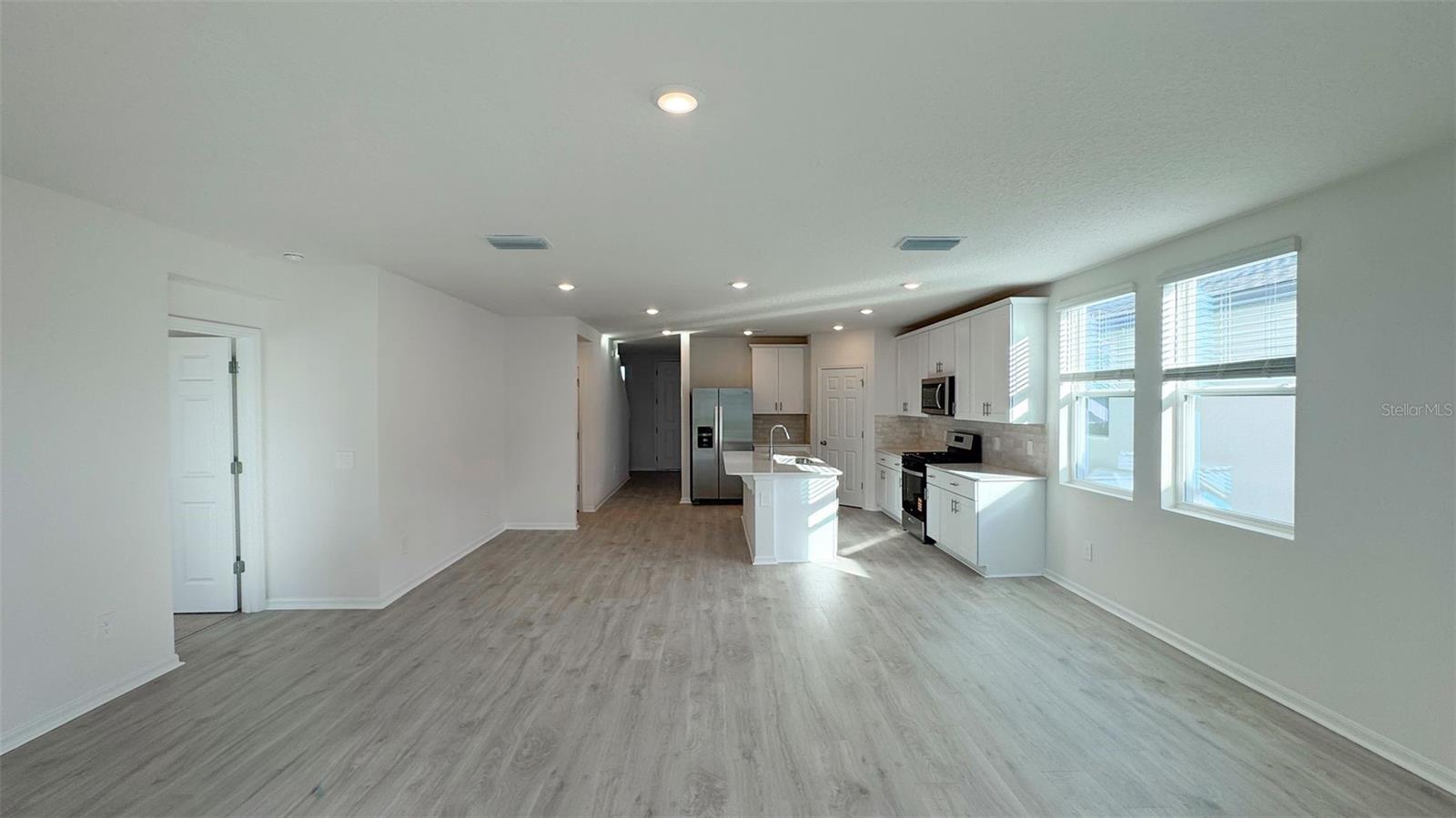 Image 7 of 33 For 2900 Wild Olive Drive