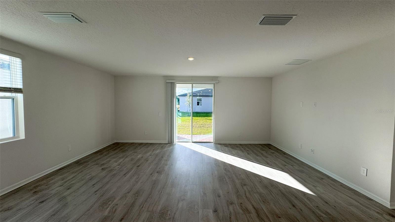 Image 8 of 33 For 2900 Wild Olive Drive