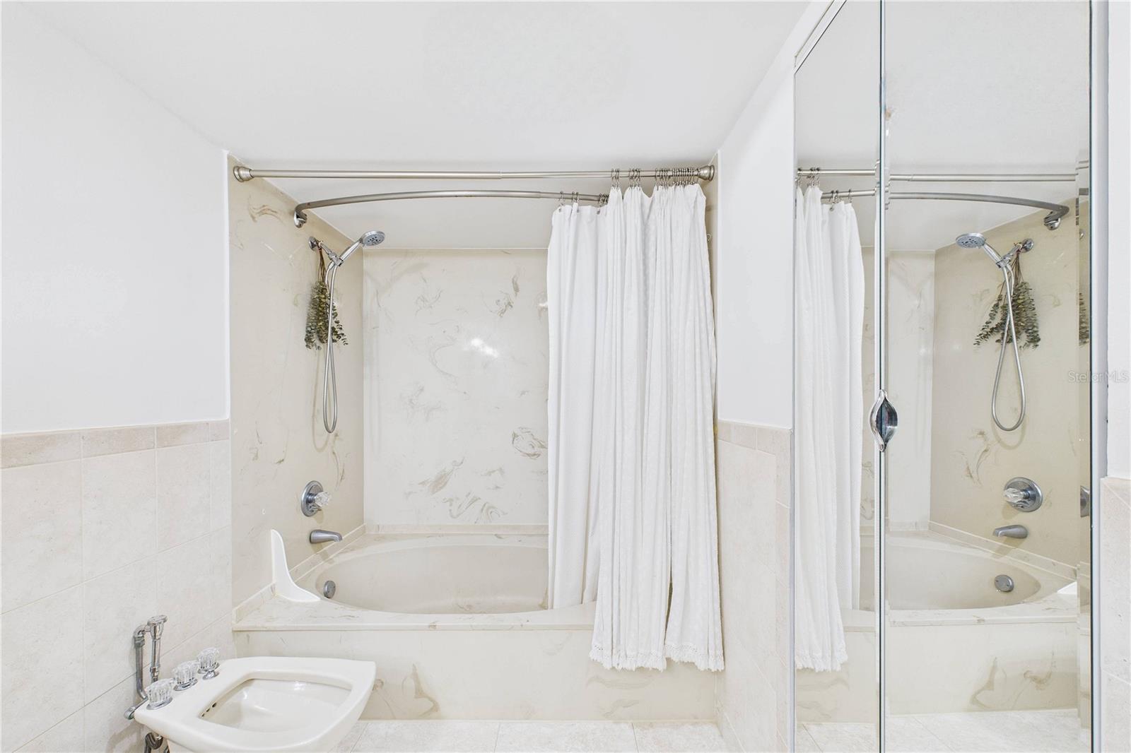 Image 22 of 44 For 5280 2nd Avenue 412