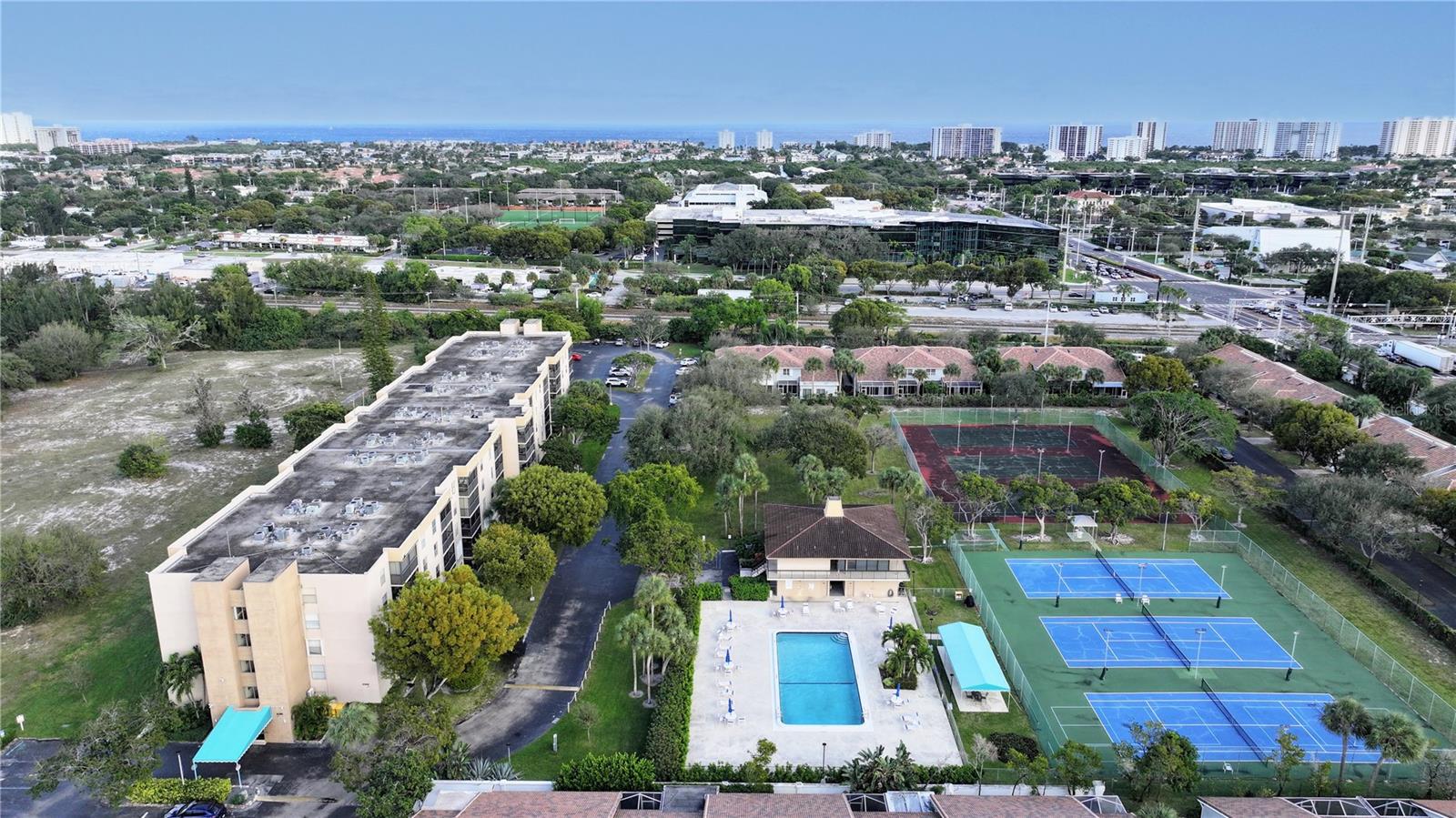 Image 38 of 44 For 5280 2nd Avenue 412