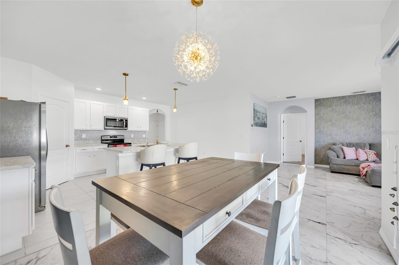 Image 14 of 61 For 163 Auburn Grove Boulevard