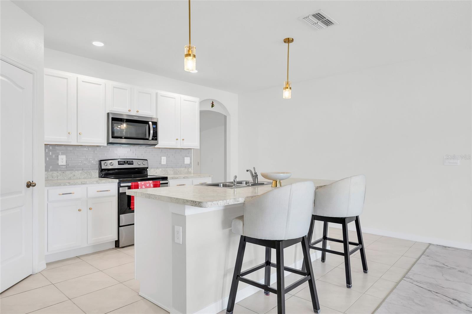 Image 17 of 61 For 163 Auburn Grove Boulevard