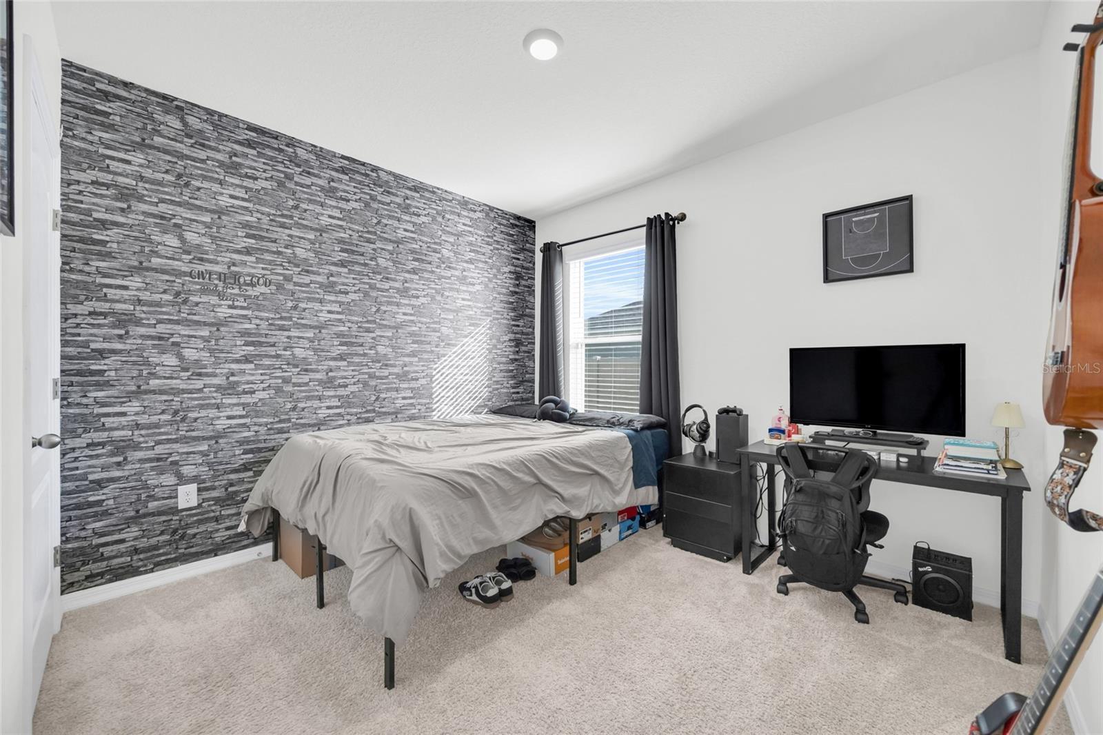 Image 28 of 61 For 163 Auburn Grove Boulevard