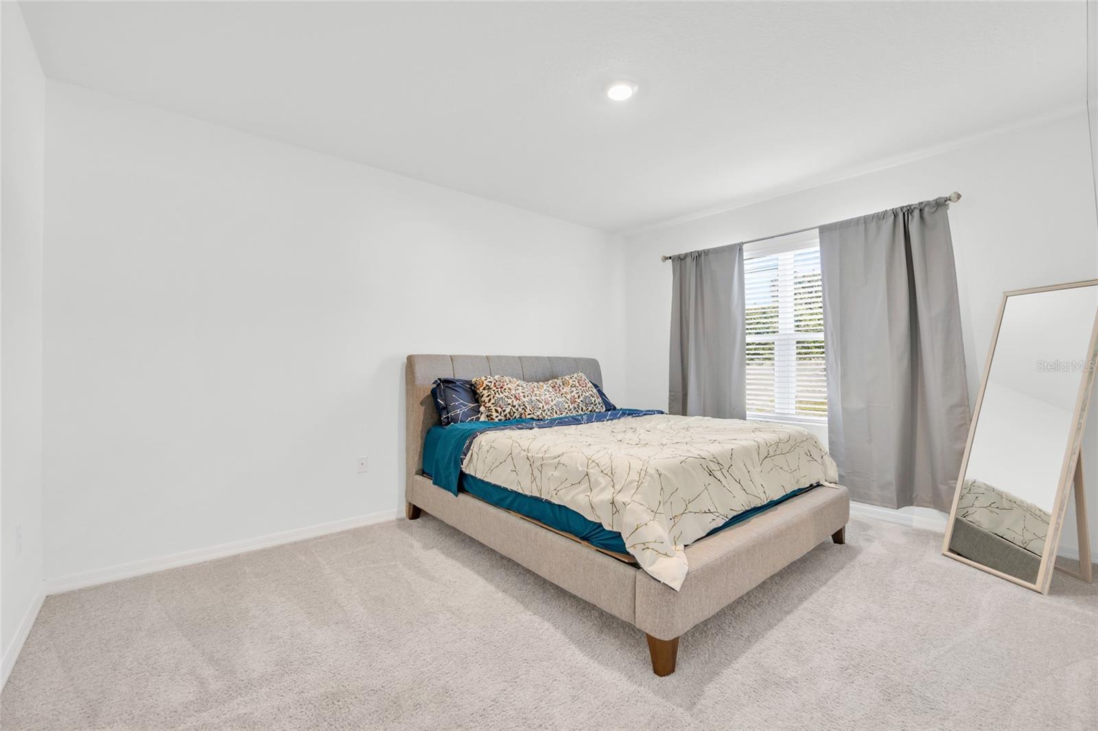 Image 34 of 61 For 163 Auburn Grove Boulevard