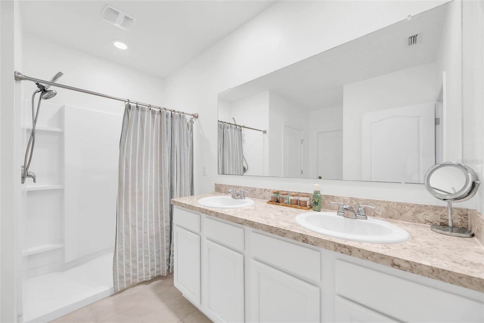 Image 39 of 61 For 163 Auburn Grove Boulevard