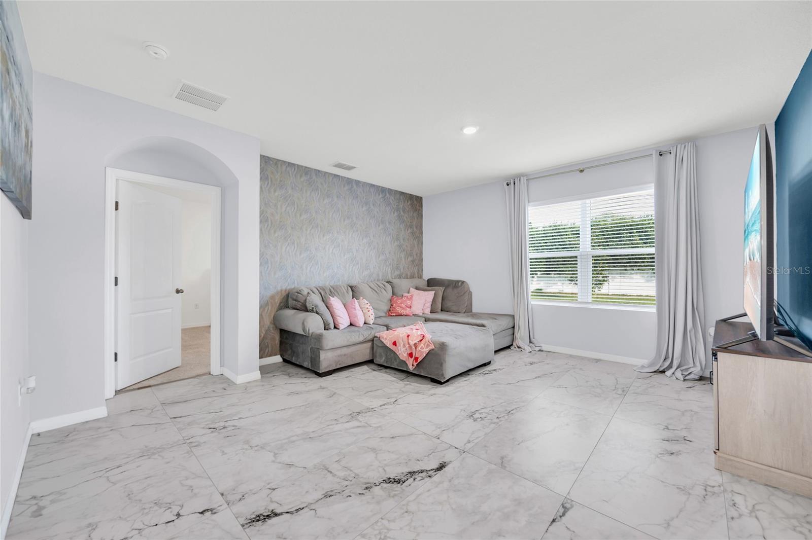 Image 7 of 61 For 163 Auburn Grove Boulevard