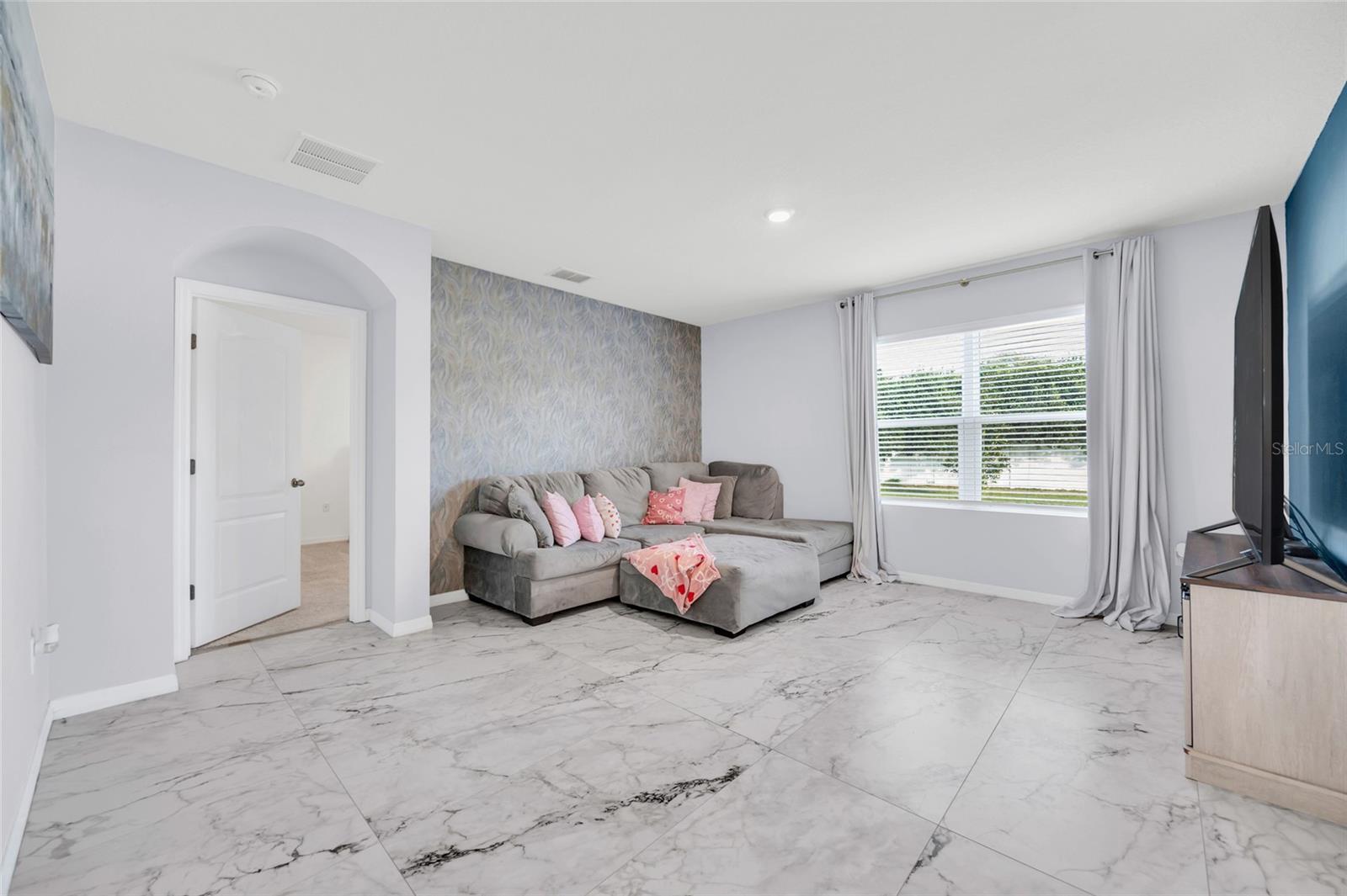 Image 8 of 61 For 163 Auburn Grove Boulevard