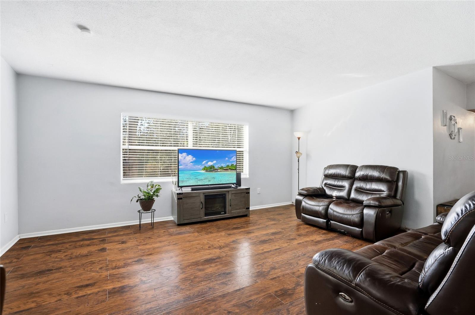 Image 16 of 40 For 5104 Hernandes Drive