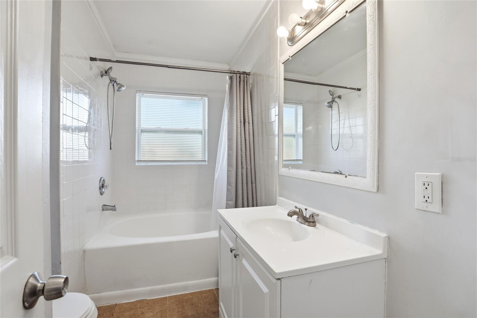 Image 19 of 40 For 5104 Hernandes Drive