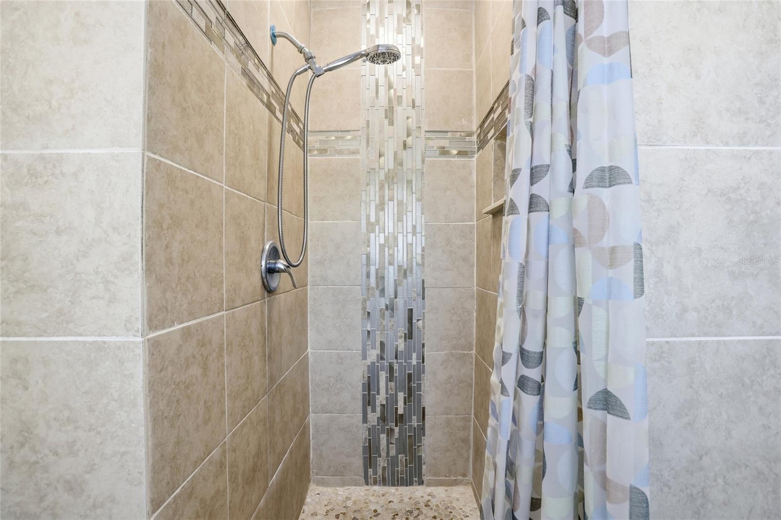 Image 22 of 40 For 5104 Hernandes Drive