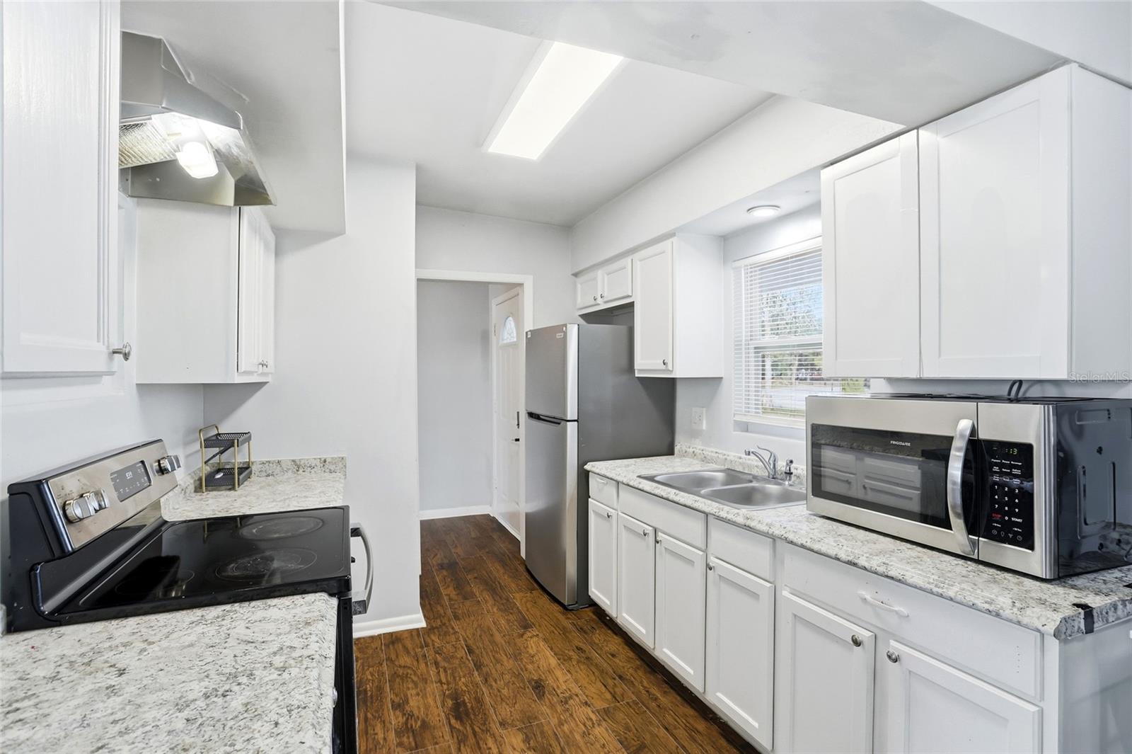 Image 8 of 40 For 5104 Hernandes Drive