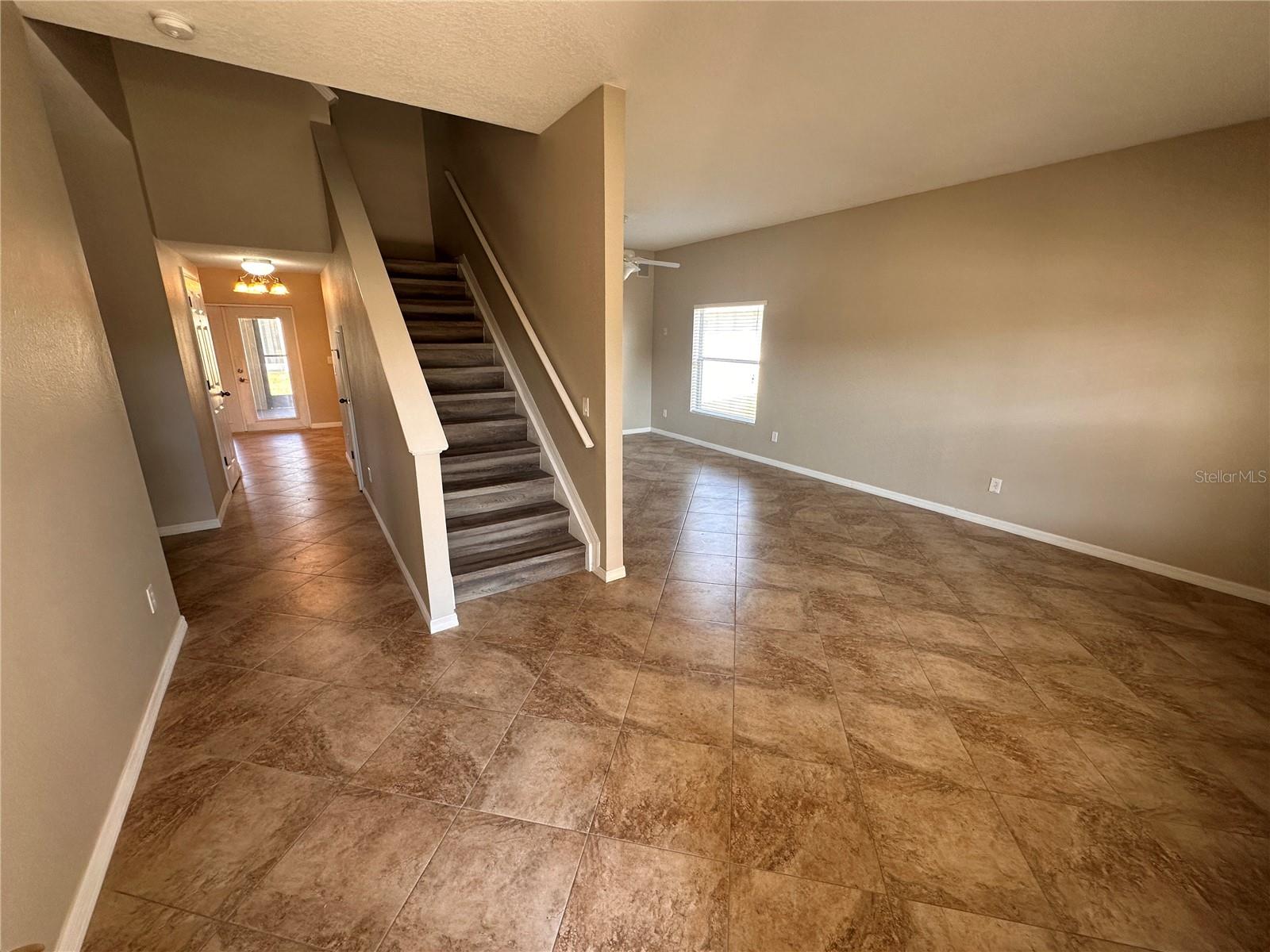 Image 3 of 40 For 512 Bella Rosa Circle