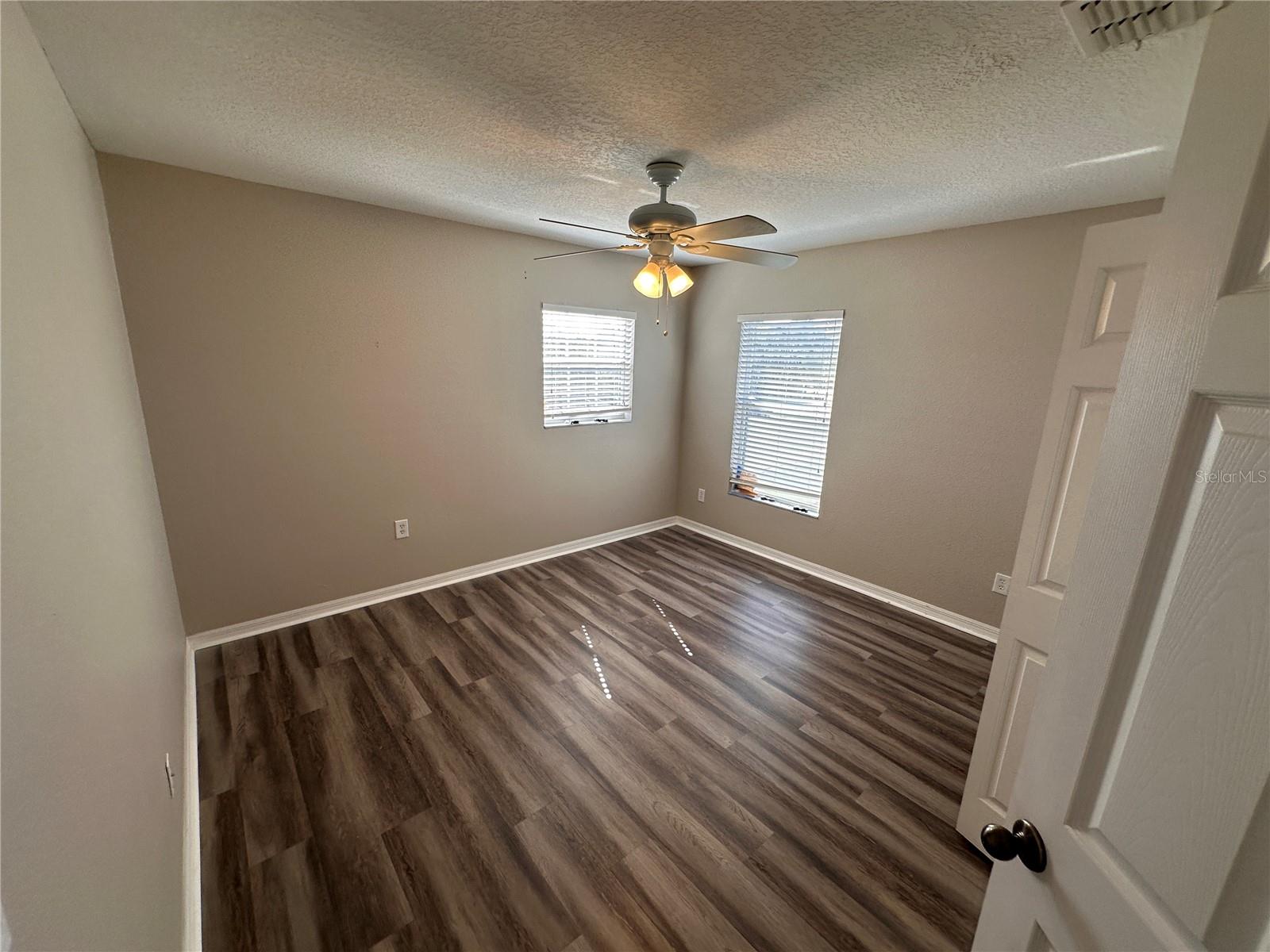 Image 33 of 40 For 512 Bella Rosa Circle