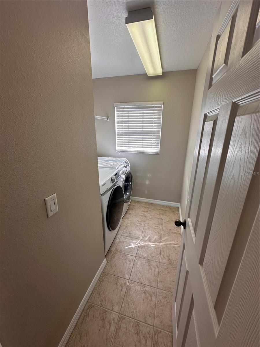 Image 34 of 40 For 512 Bella Rosa Circle