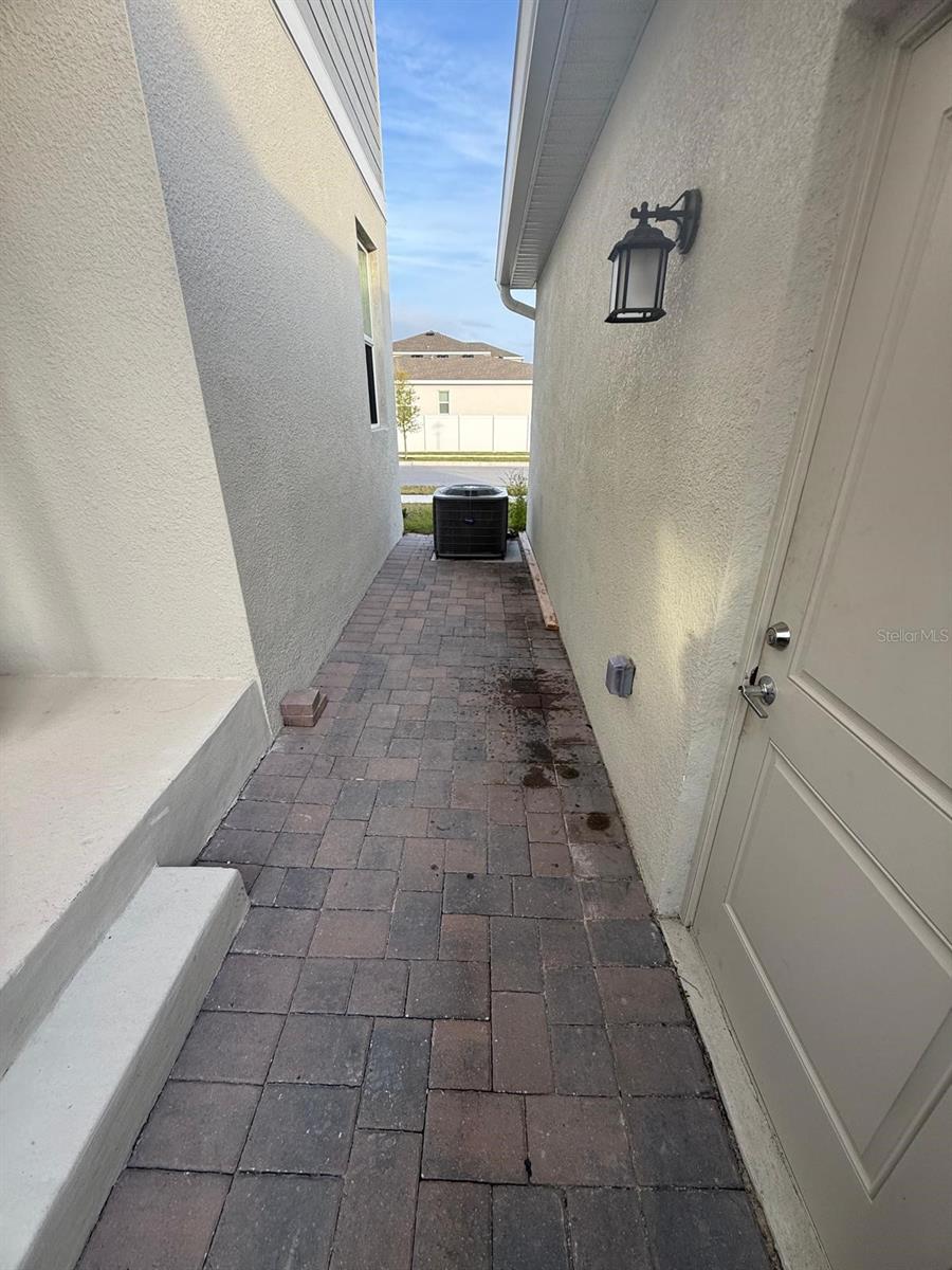 Image 42 of 86 For 1770 Rider Rain Lane