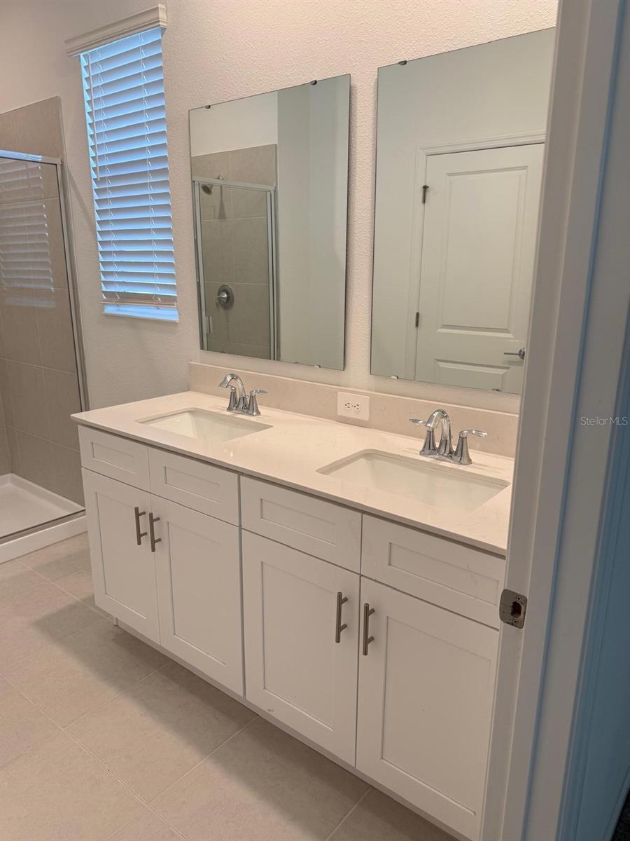 Image 45 of 86 For 1770 Rider Rain Lane