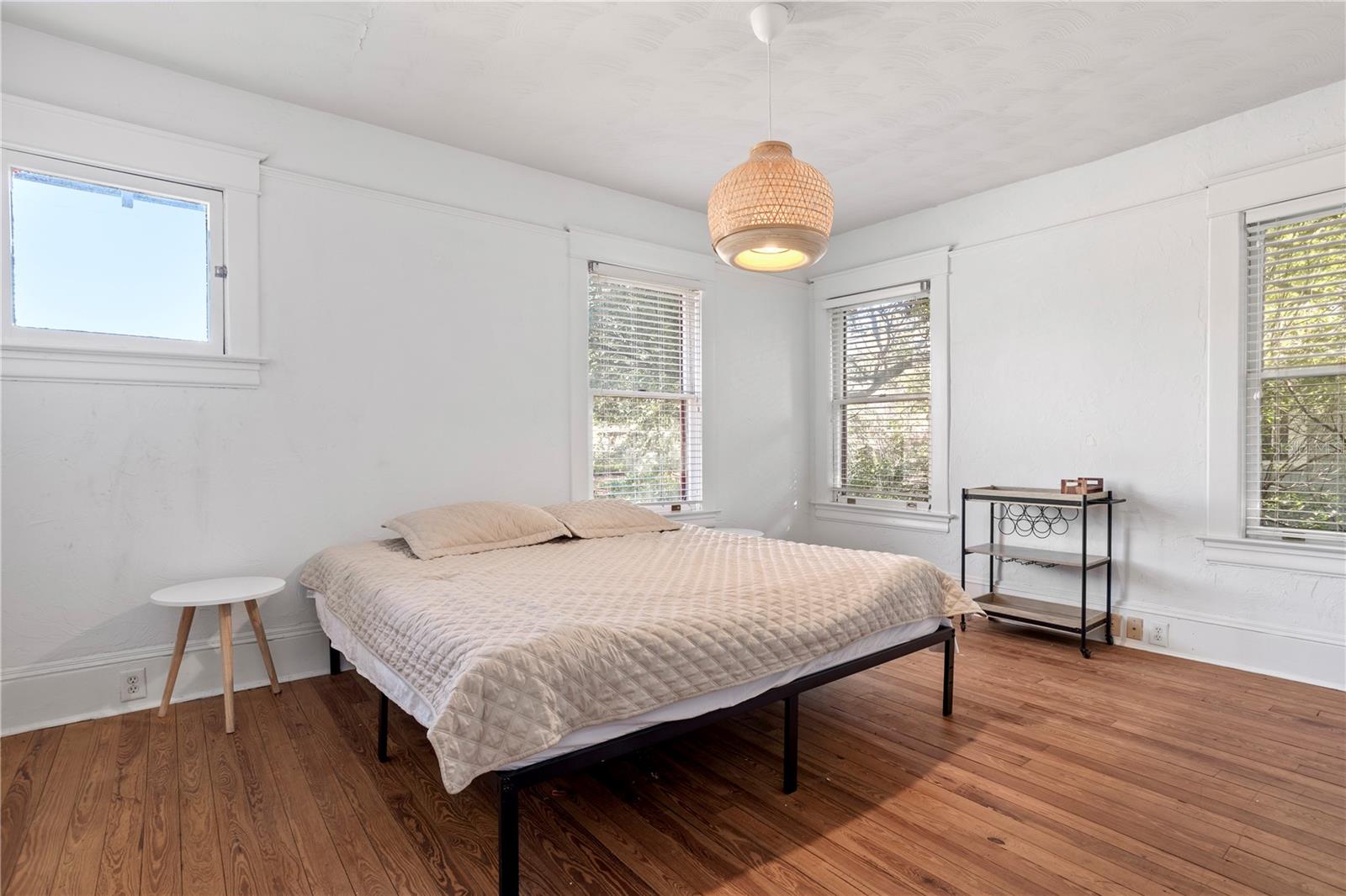 Image 13 of 26 For 520 Anderson Street