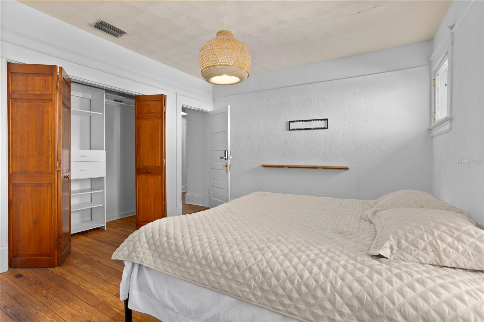 Image 14 of 26 For 520 Anderson Street