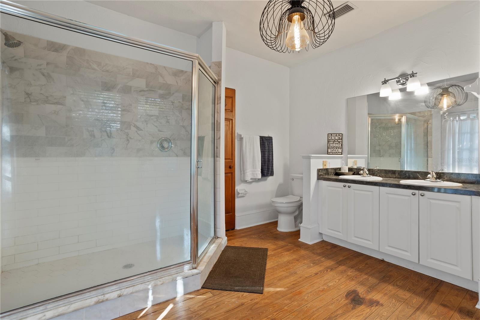 Image 19 of 26 For 520 Anderson Street