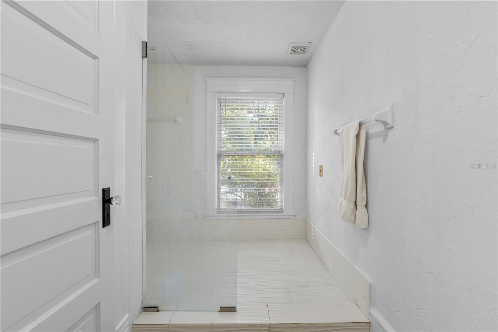 Image 20 of 26 For 520 Anderson Street