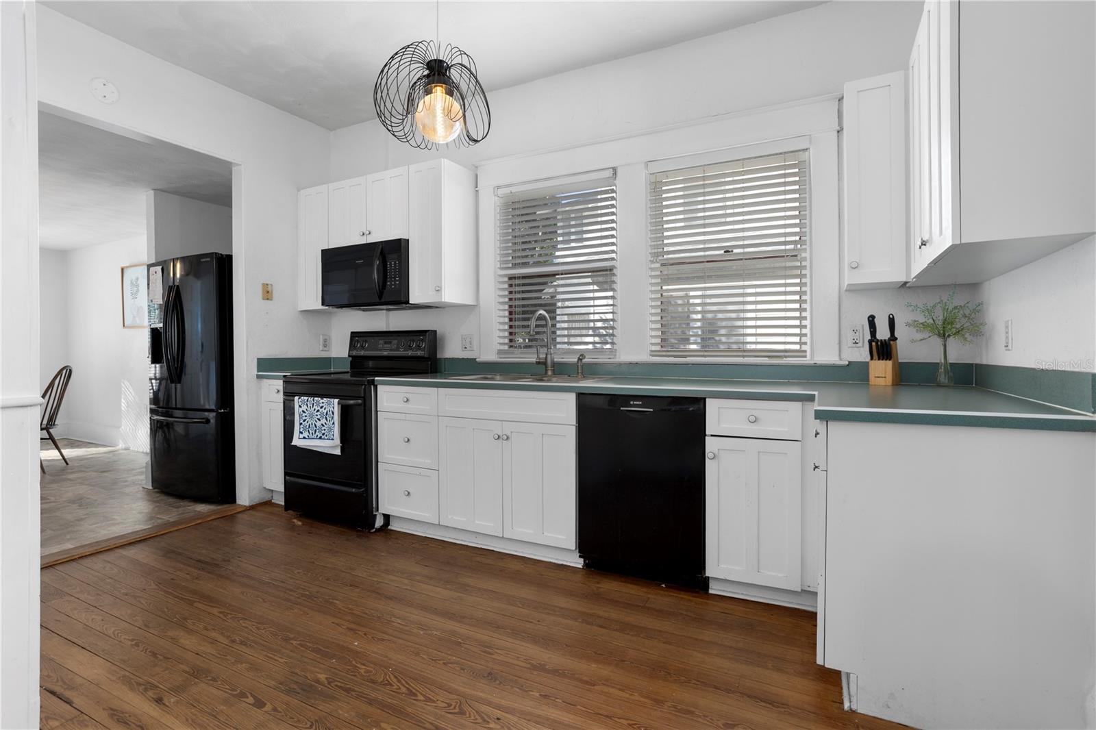 Image 7 of 26 For 520 Anderson Street