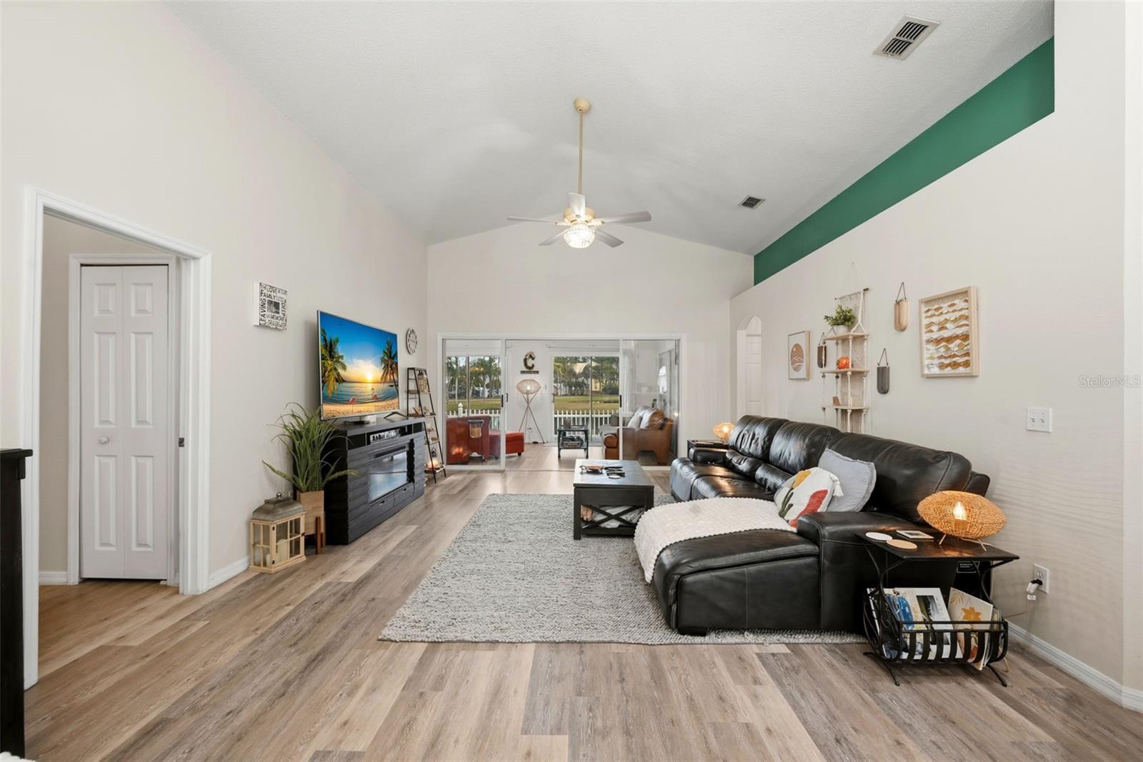 Image 13 of 55 For 50989 Highway 27  346