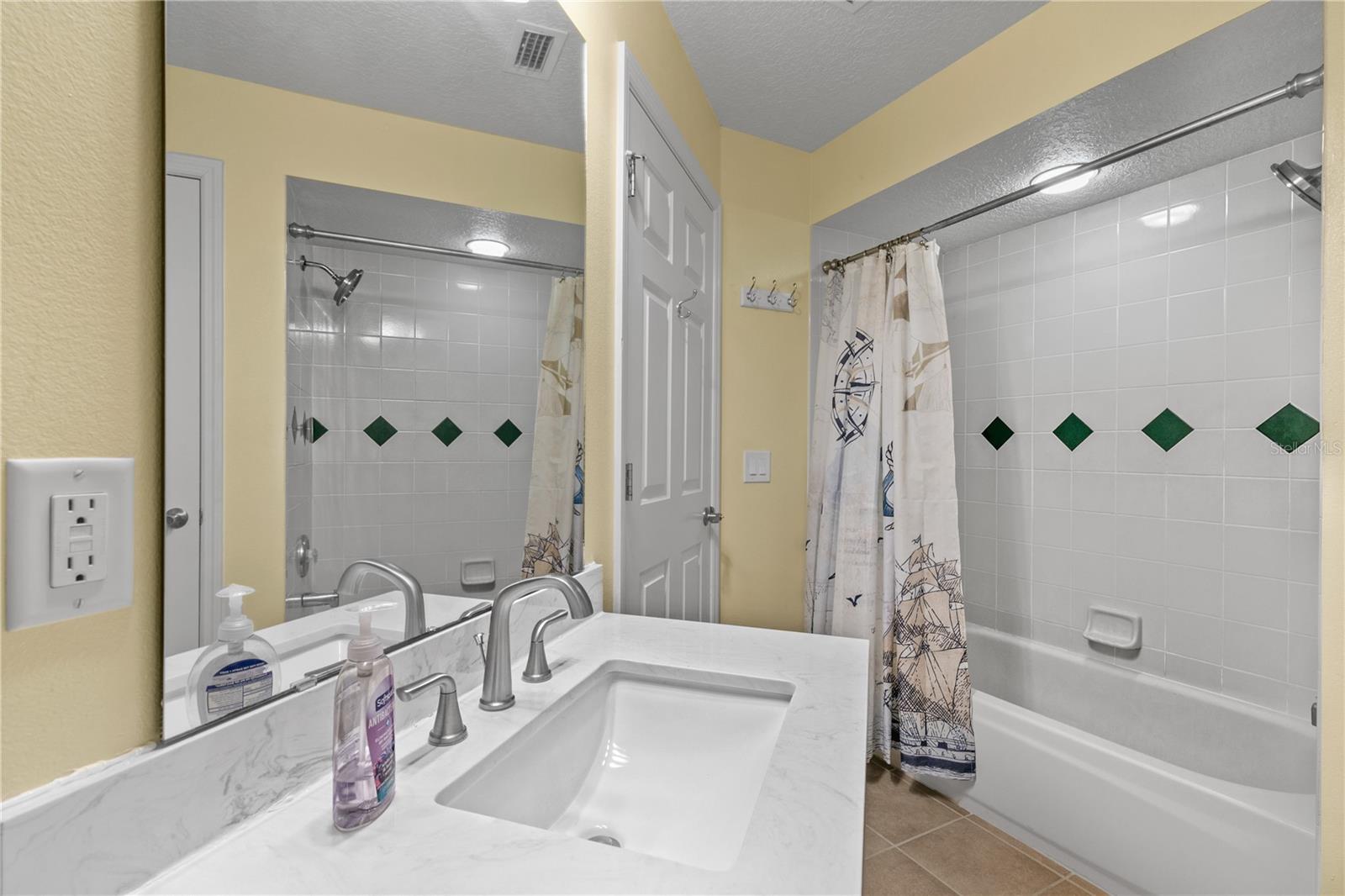 Image 22 of 54 For 13545 Oak Bend Drive