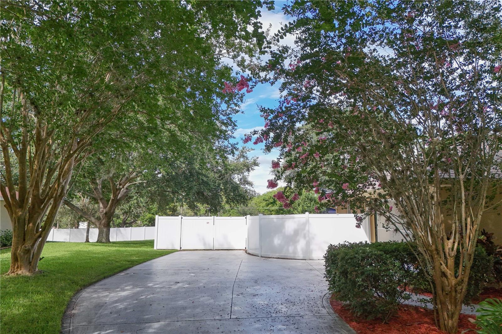 Image 39 of 54 For 13545 Oak Bend Drive