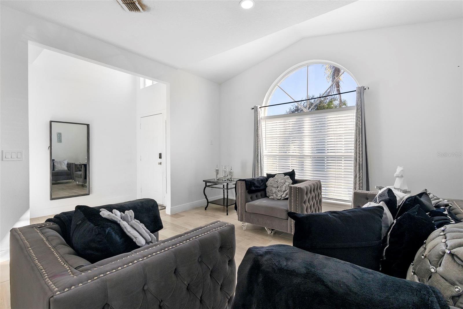 Image 6 of 36 For 1739 Canoe Creek Falls Drive