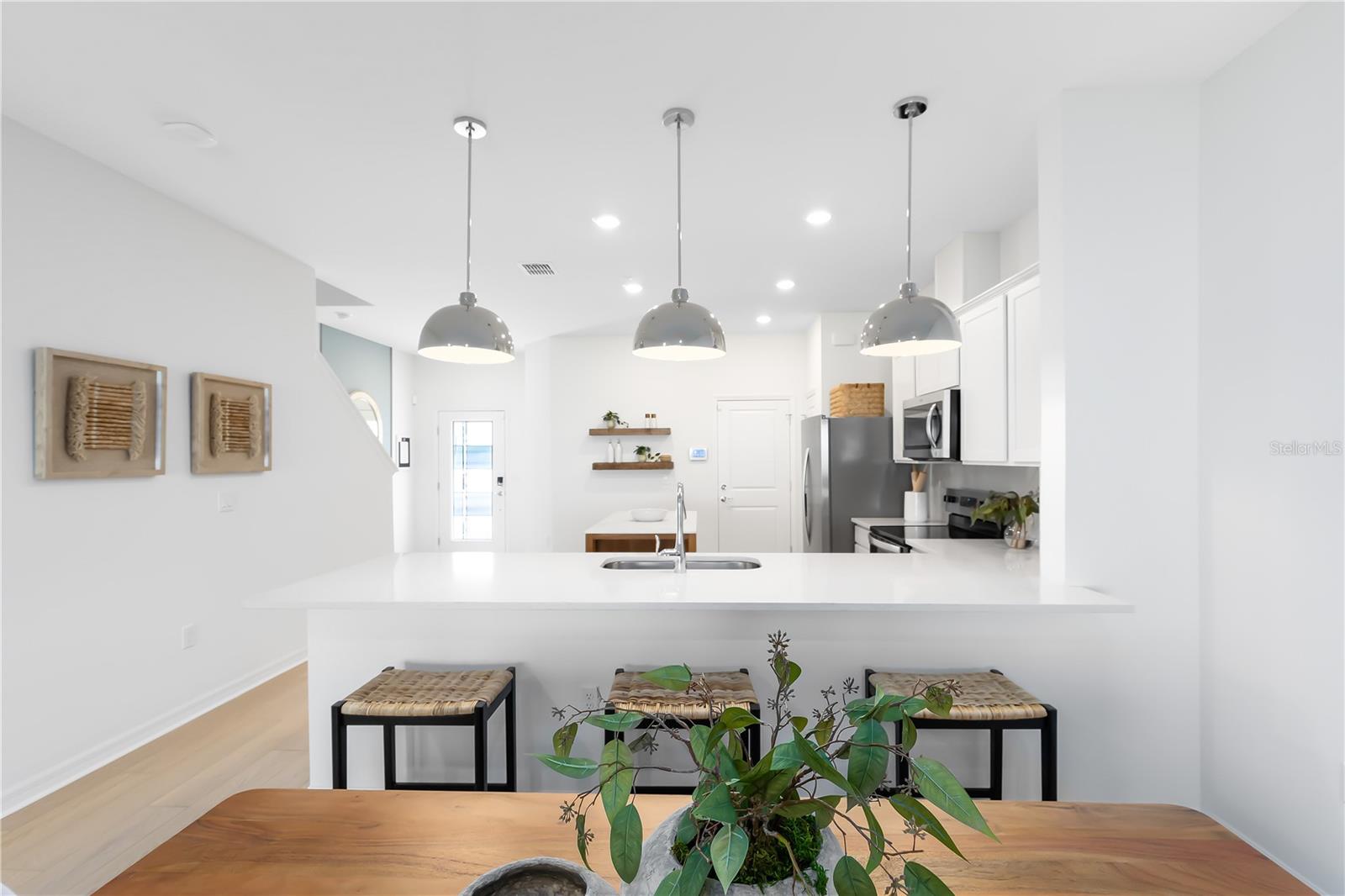 Image 7 of 29 For 435 Meadowland Point