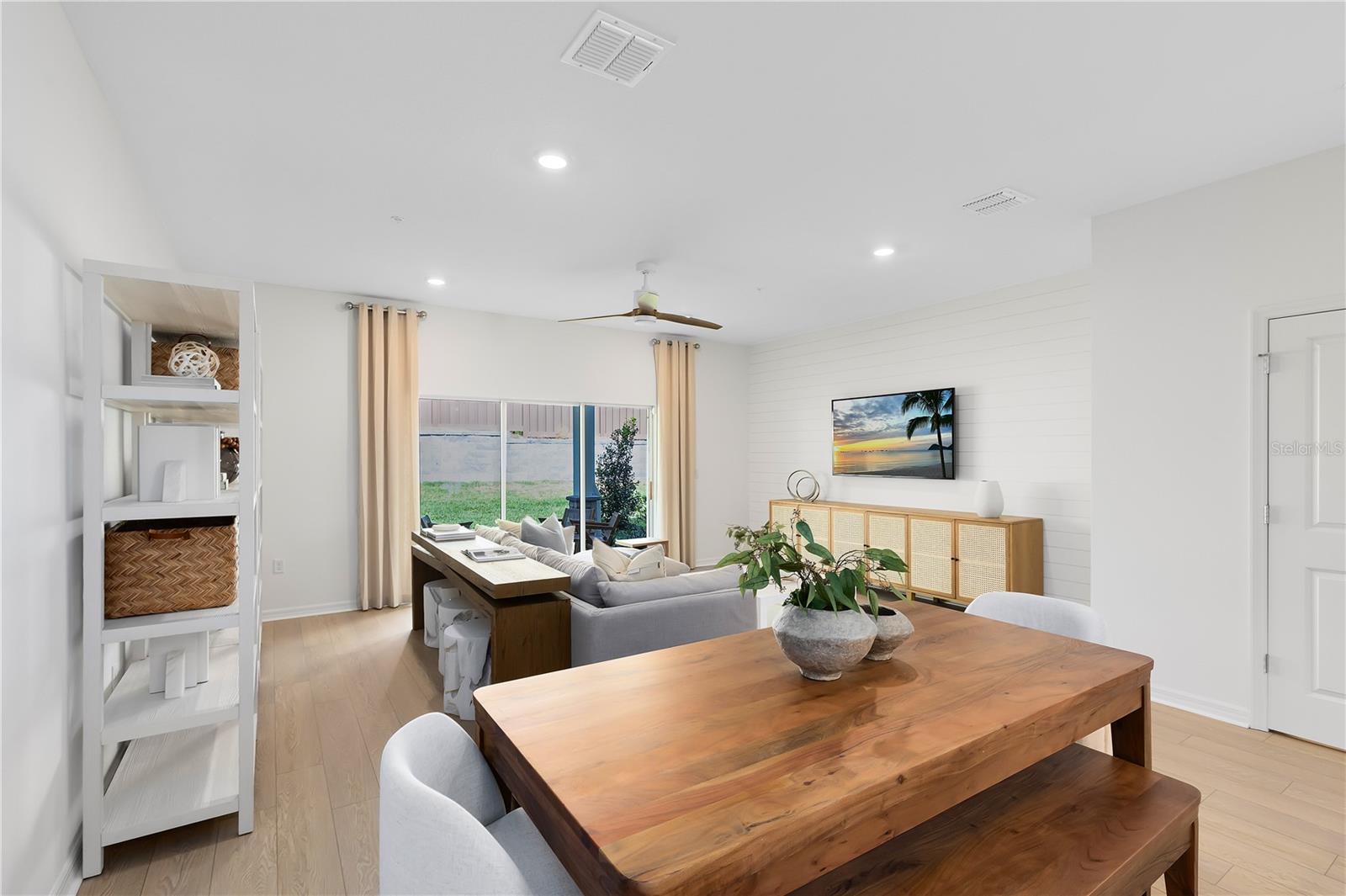 Image 9 of 29 For 435 Meadowland Point