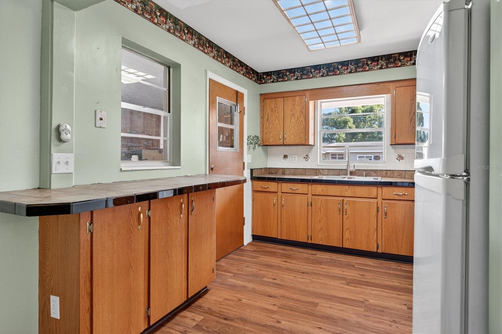 Image 19 of 42 For 1704 Larkin Avenue