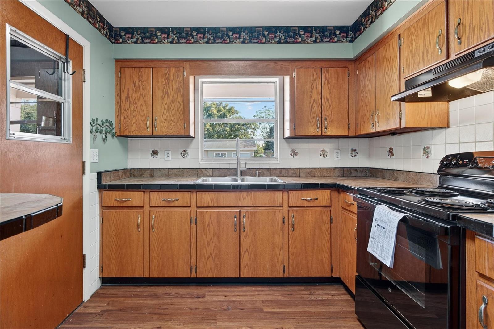 Image 20 of 42 For 1704 Larkin Avenue