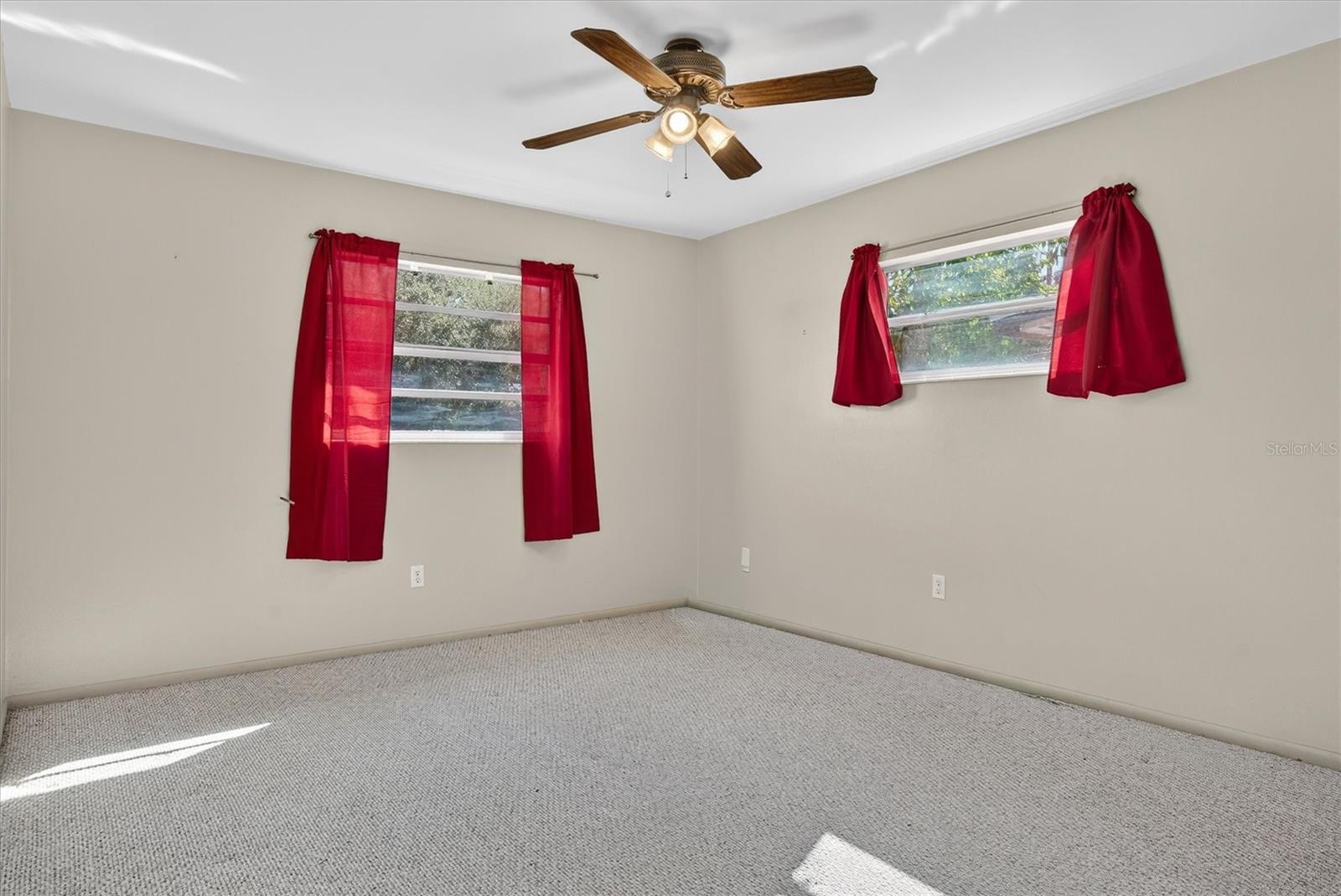 Image 27 of 42 For 1704 Larkin Avenue