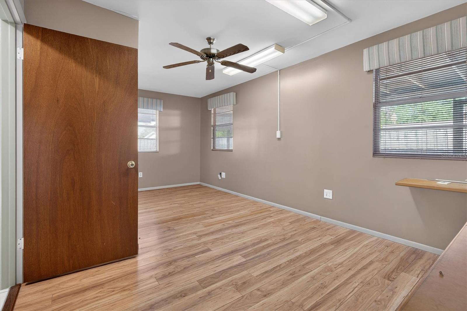 Image 29 of 42 For 1704 Larkin Avenue