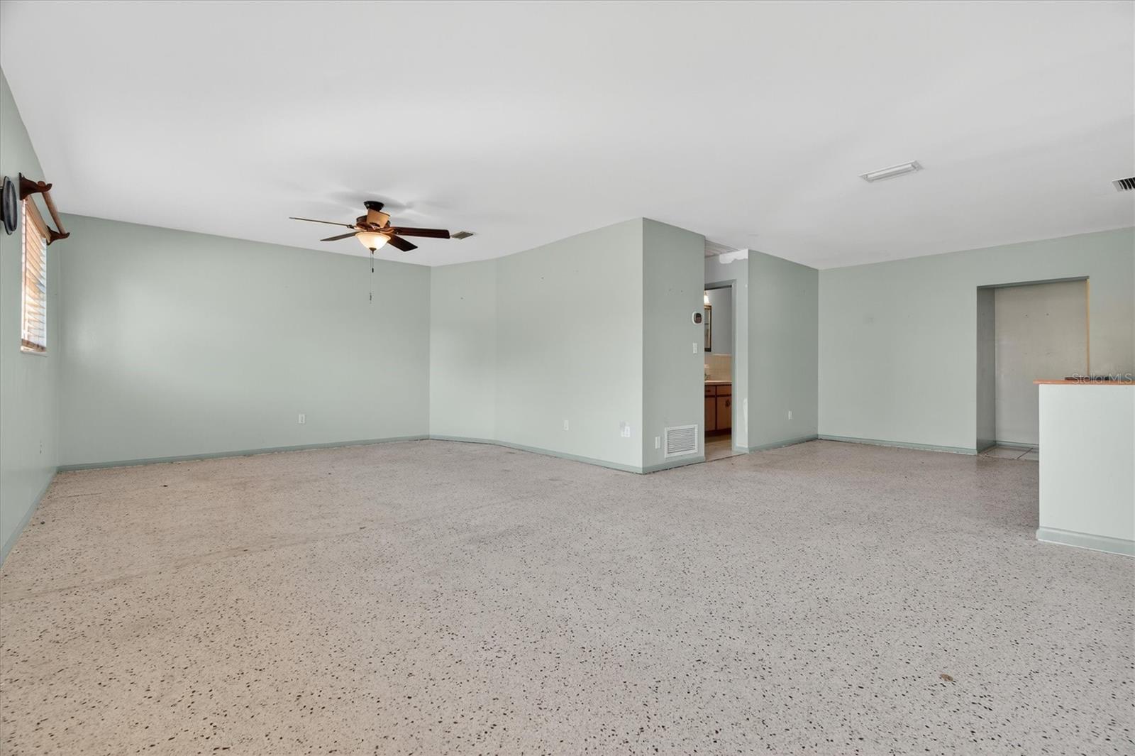 Image 9 of 42 For 1704 Larkin Avenue