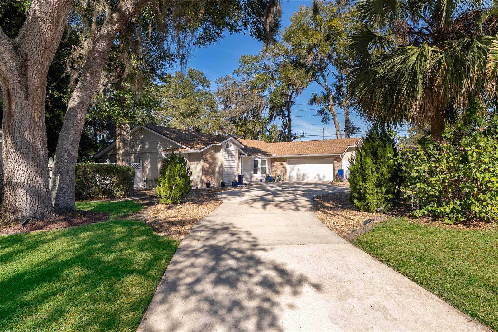 Image 11 of 40 For 1077 Howell Harbor Drive