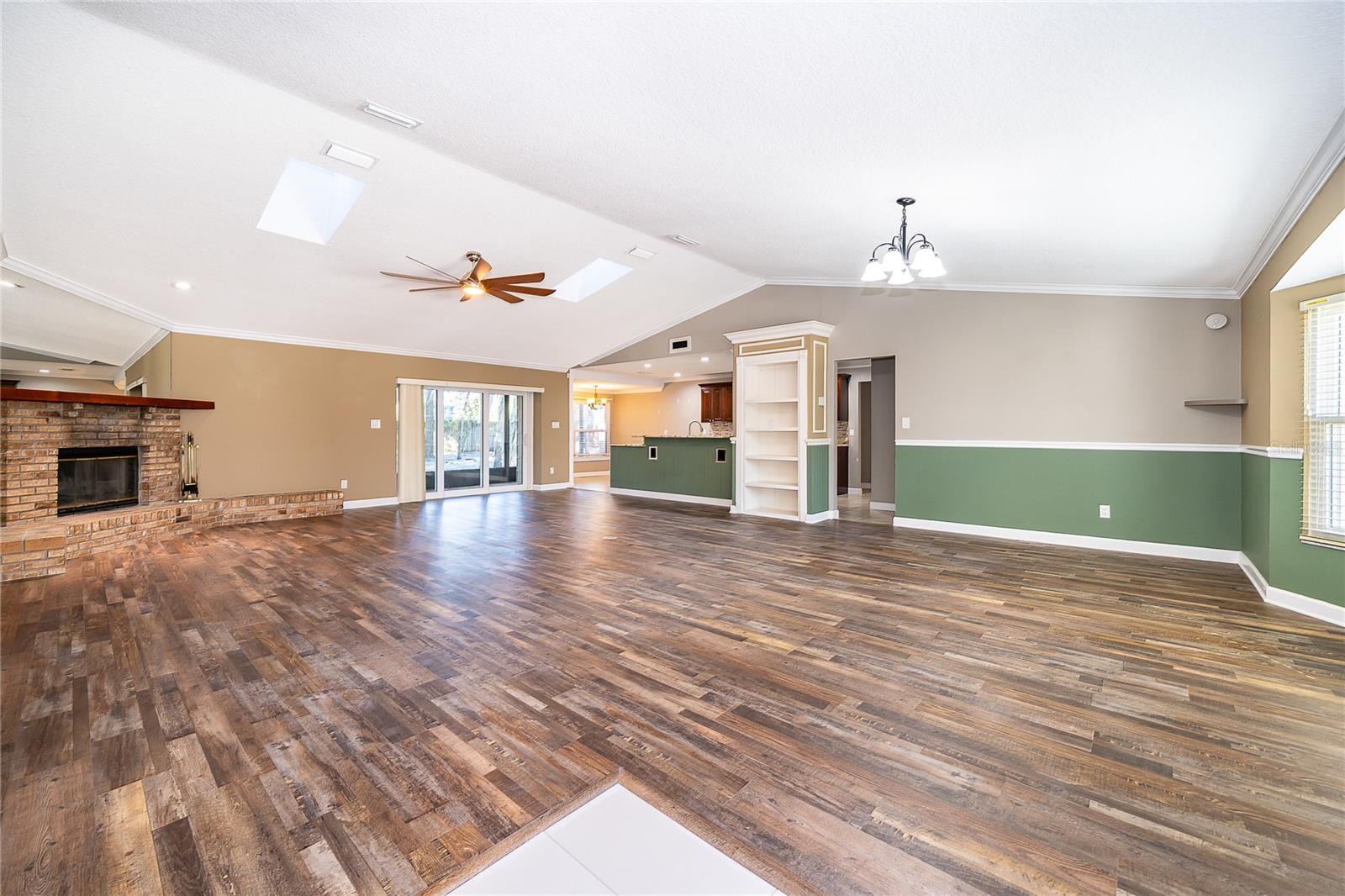 Image 15 of 40 For 1077 Howell Harbor Drive