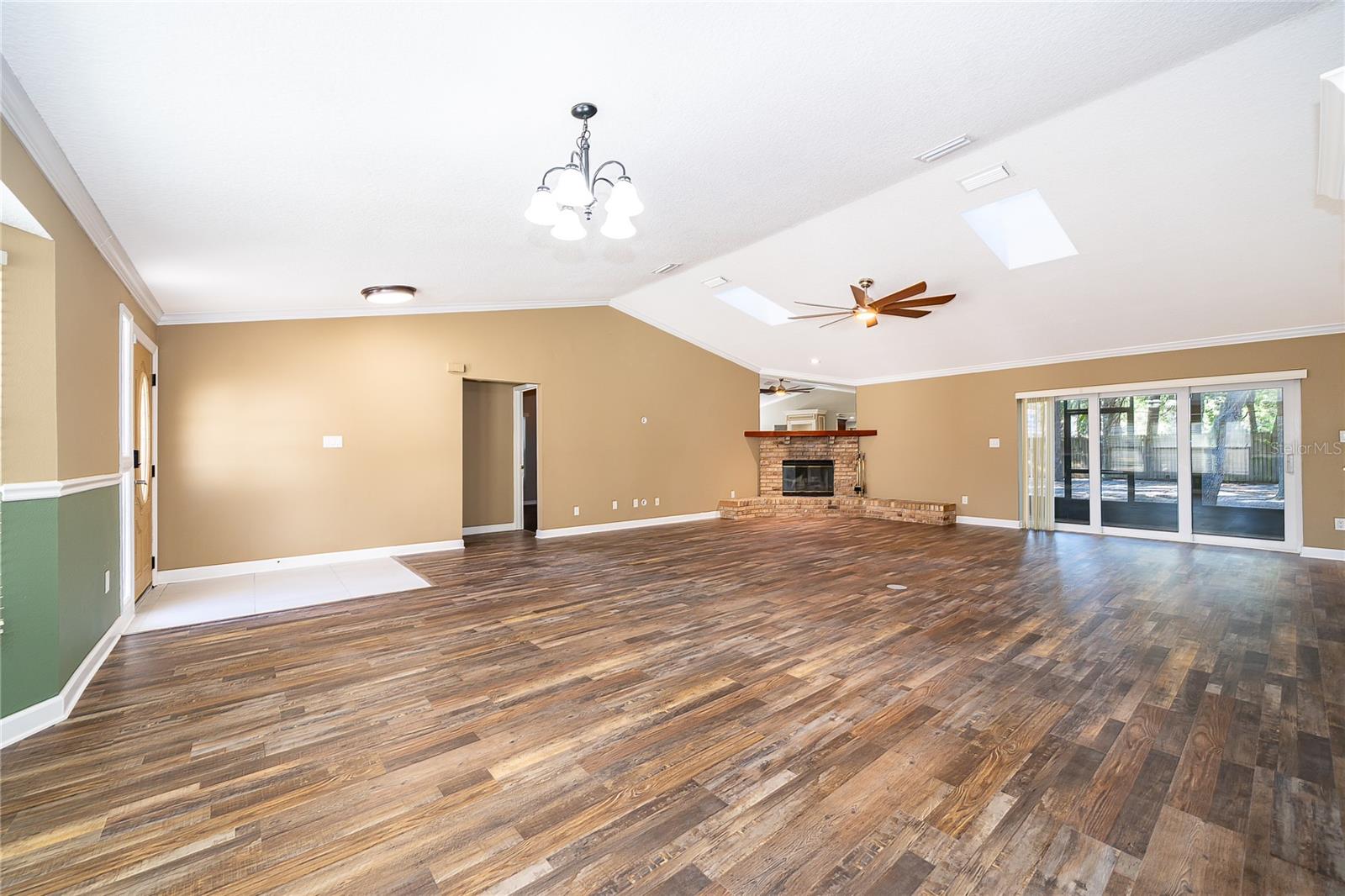 Image 16 of 40 For 1077 Howell Harbor Drive