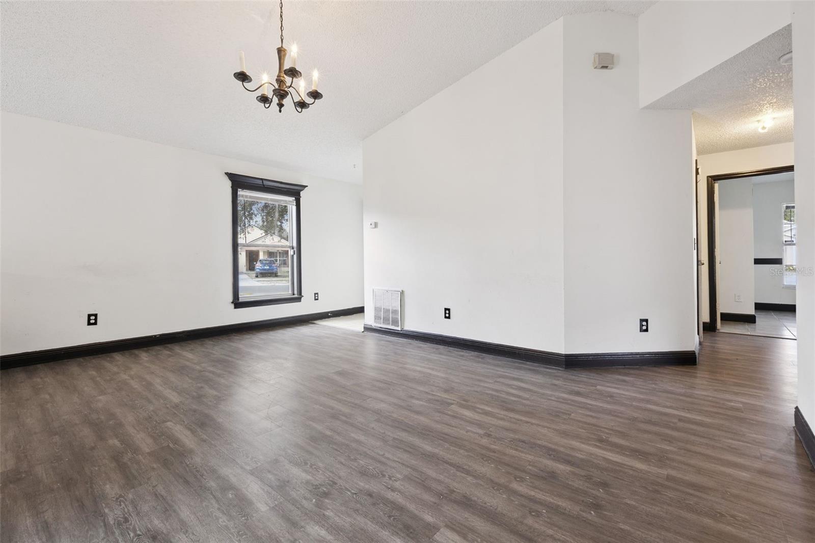 Image 3 of 15 For 1623 Ridge Pointe Drive