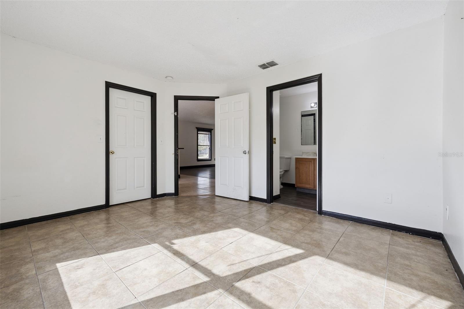 Image 8 of 15 For 1623 Ridge Pointe Drive