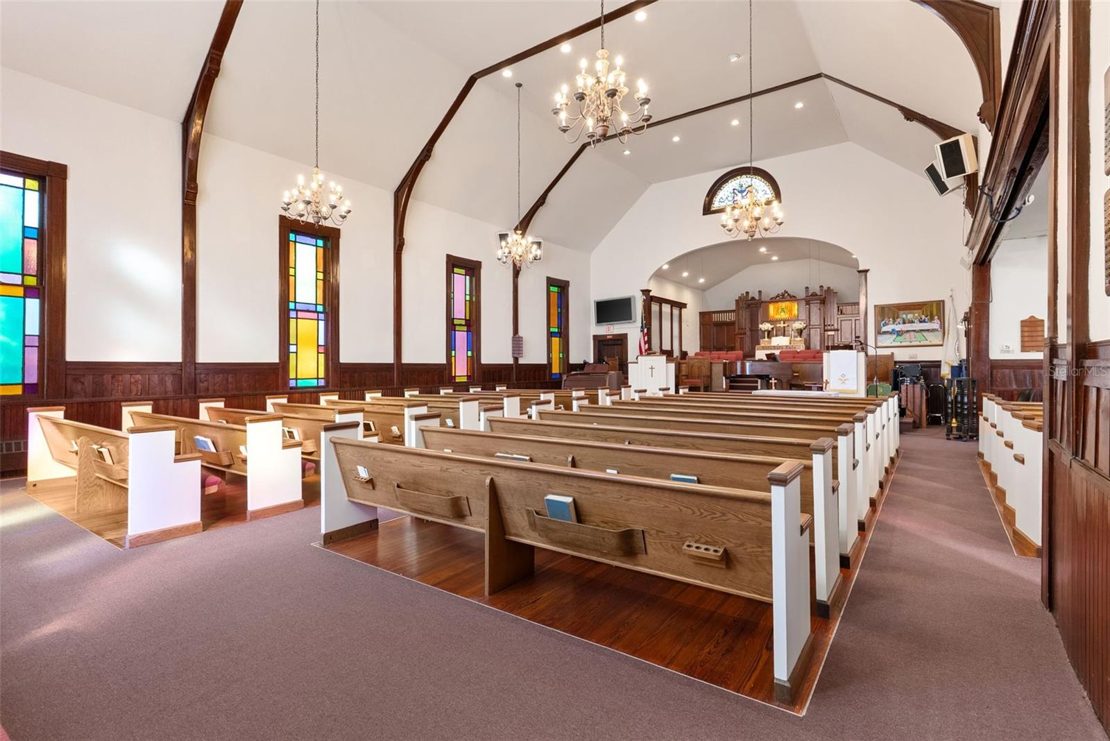 Image 13 of 90 For 201 University Avenue