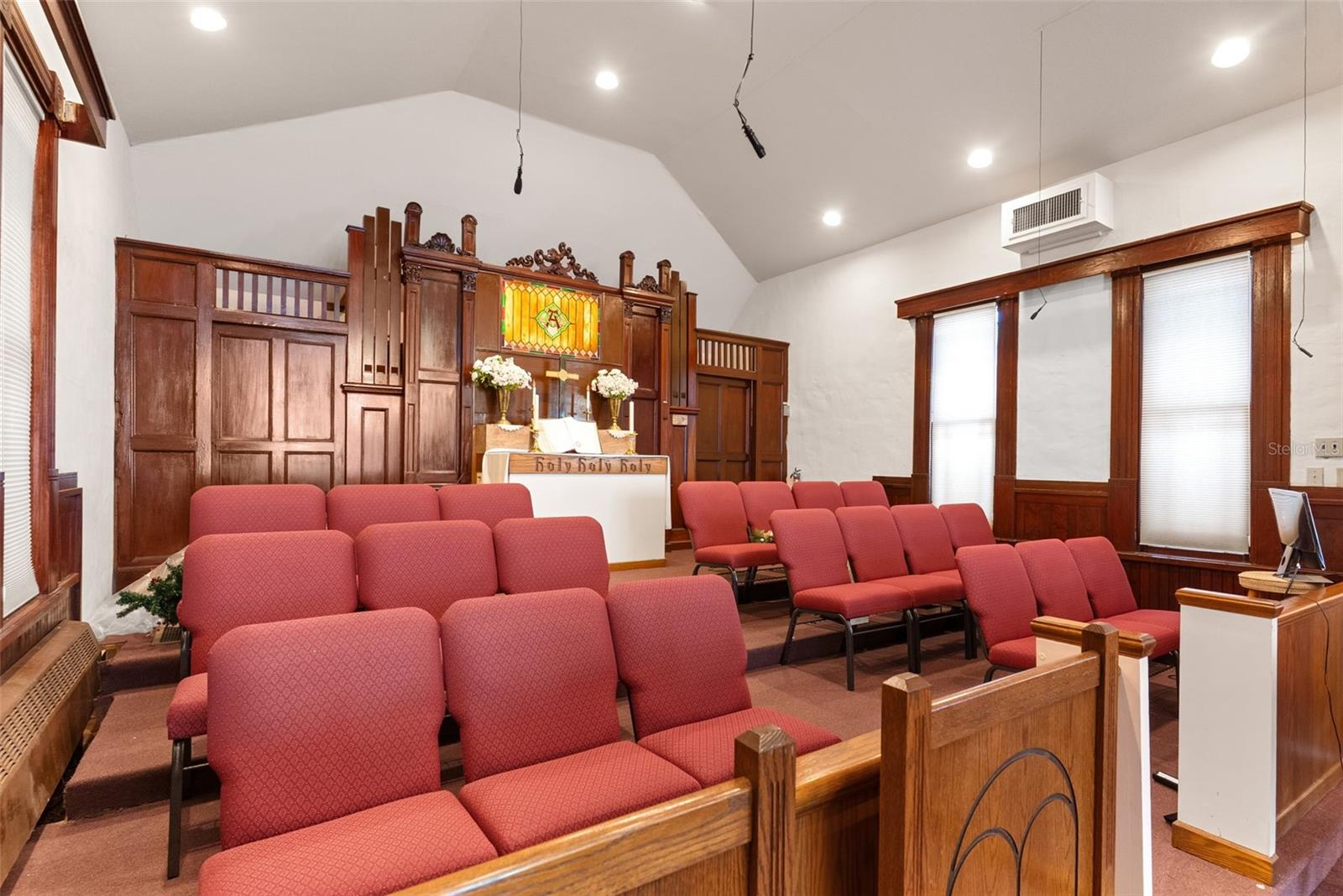 Image 18 of 90 For 201 University Avenue