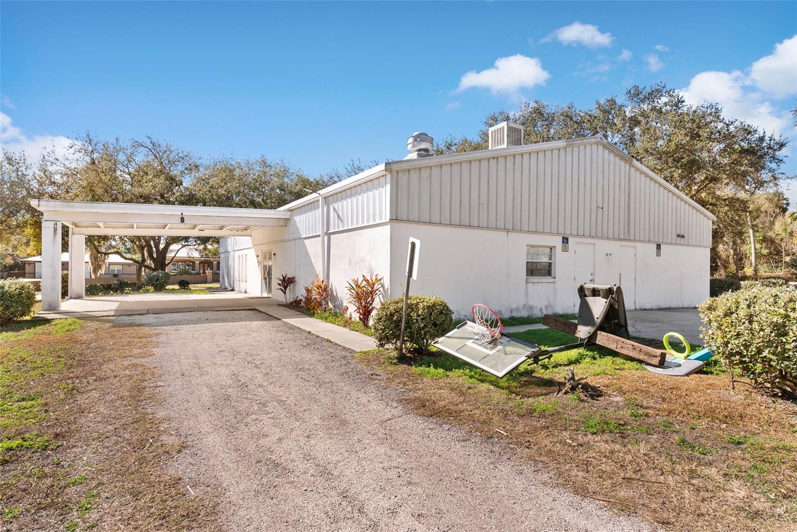 Image 48 of 90 For 201 University Avenue