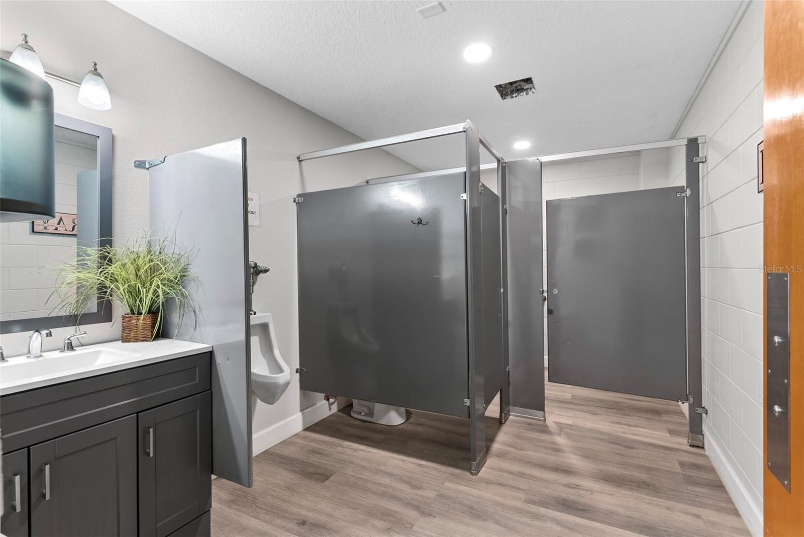 Image 53 of 90 For 201 University Avenue