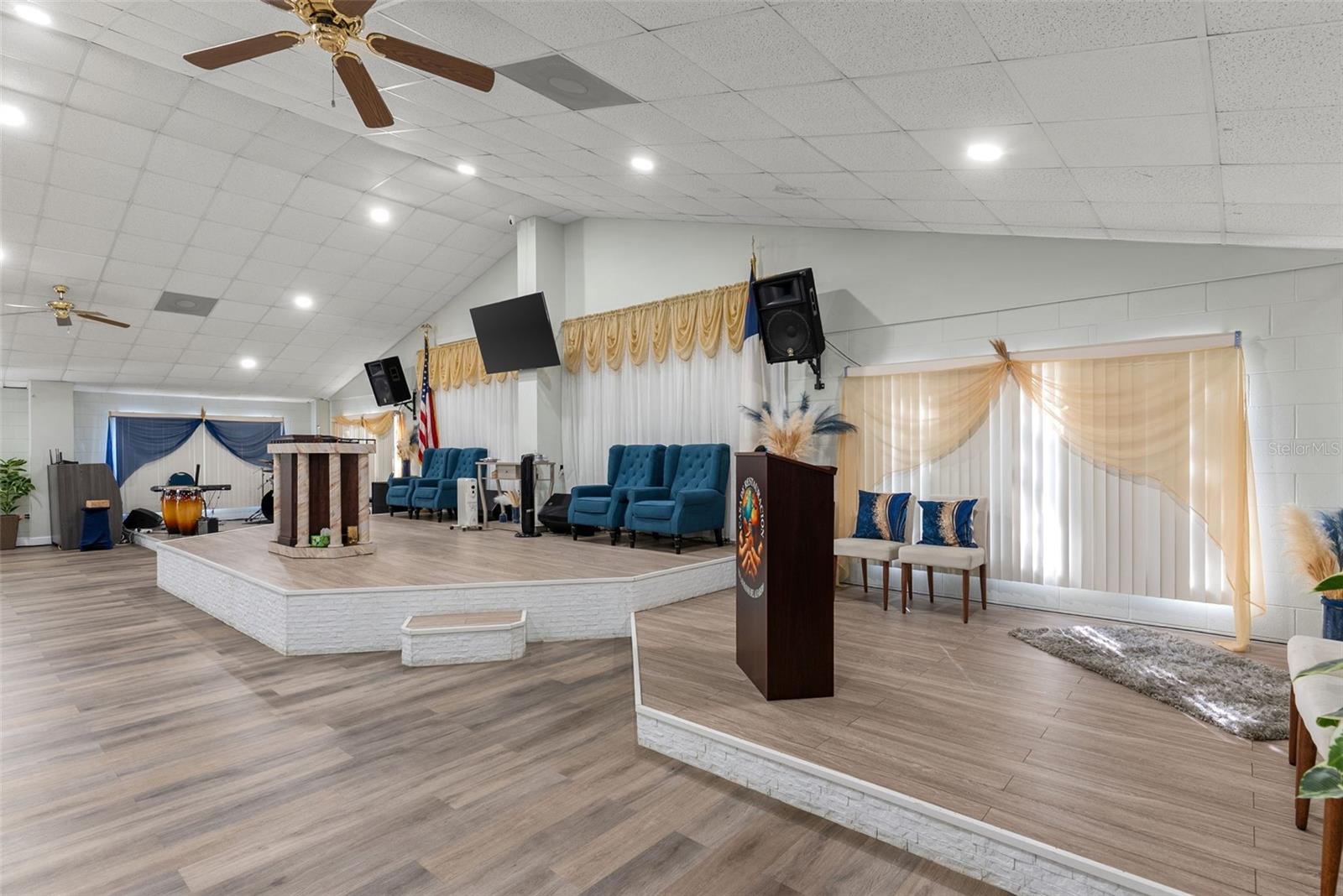 Image 59 of 90 For 201 University Avenue