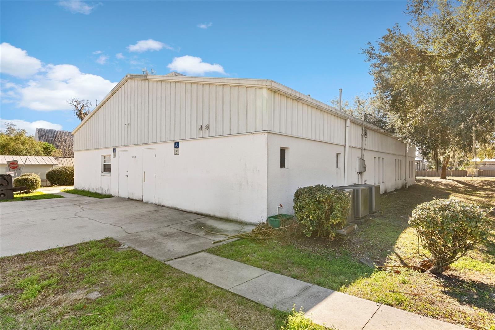 Image 63 of 90 For 201 University Avenue