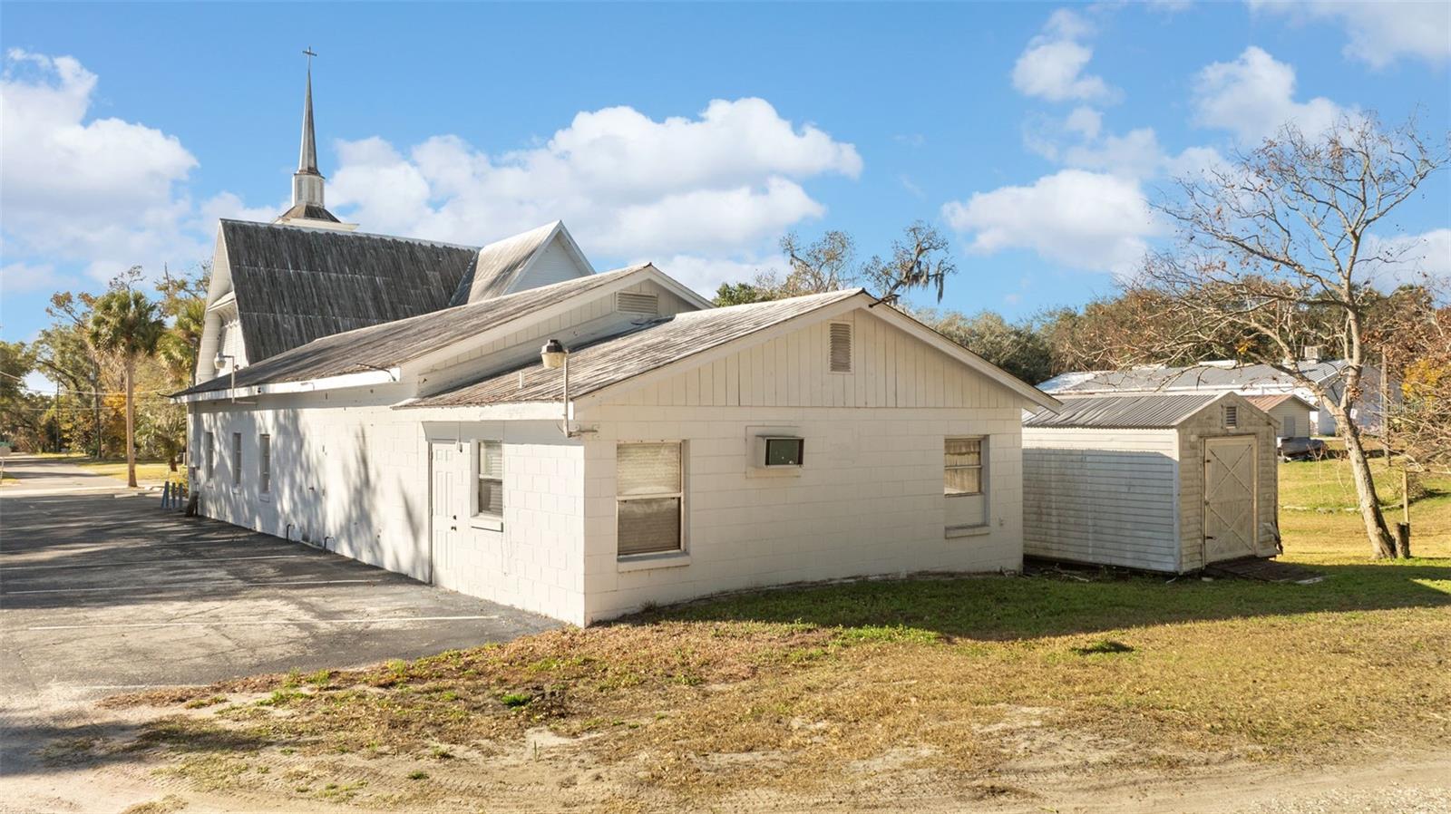 Image 7 of 90 For 201 University Avenue