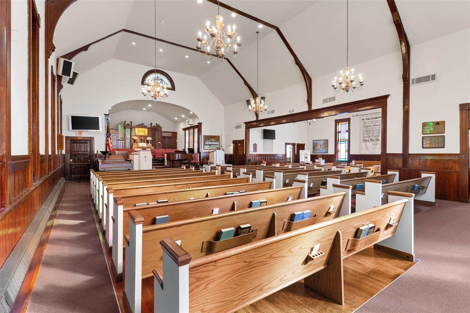 Image 89 of 90 For 201 University Avenue