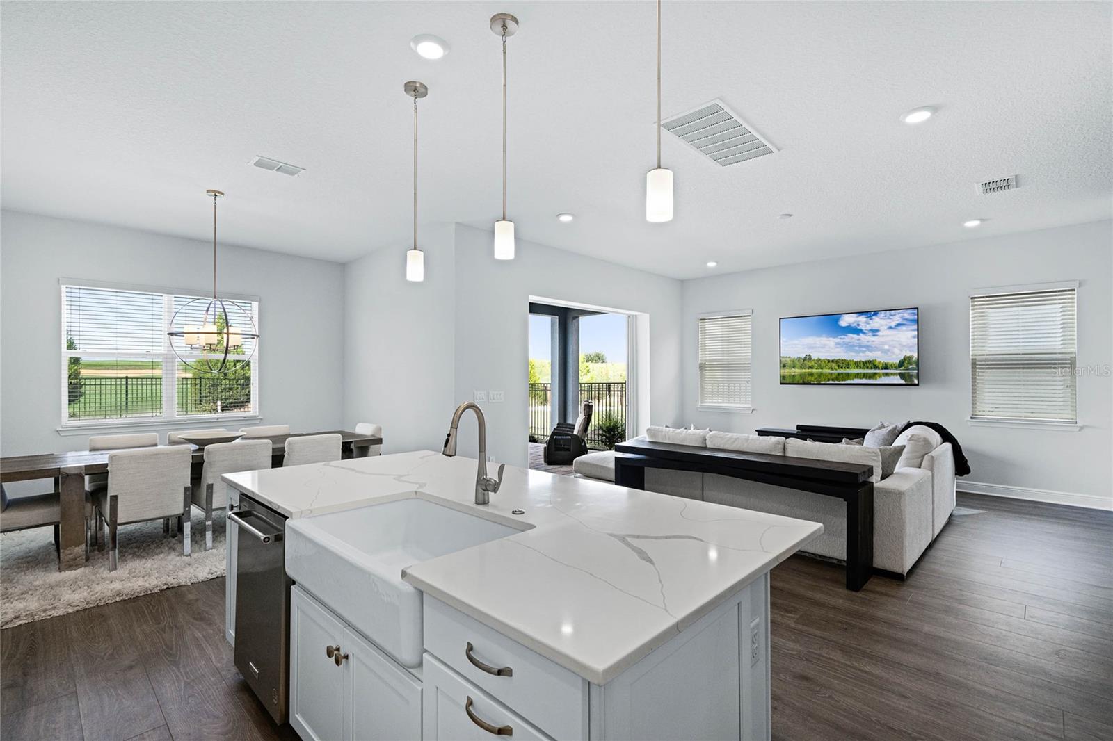 Image 10 of 39 For 15734 Vetta Drive